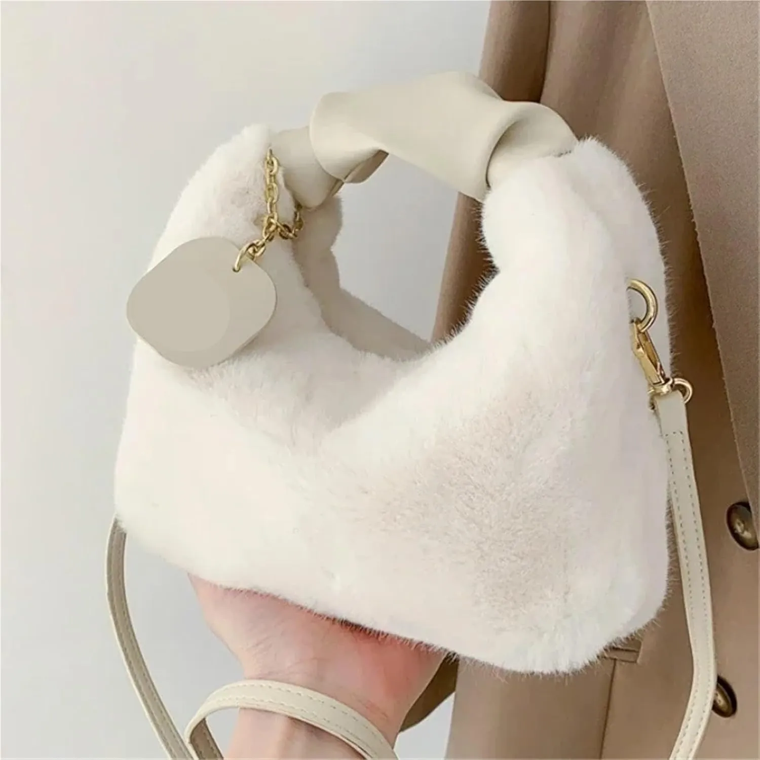 Fluffy Tote Bag Plush Handbags Ruched Handle Small Lady Shoulder Crossbody Bag Casual Tote For Women Winter Fuzzy Purses