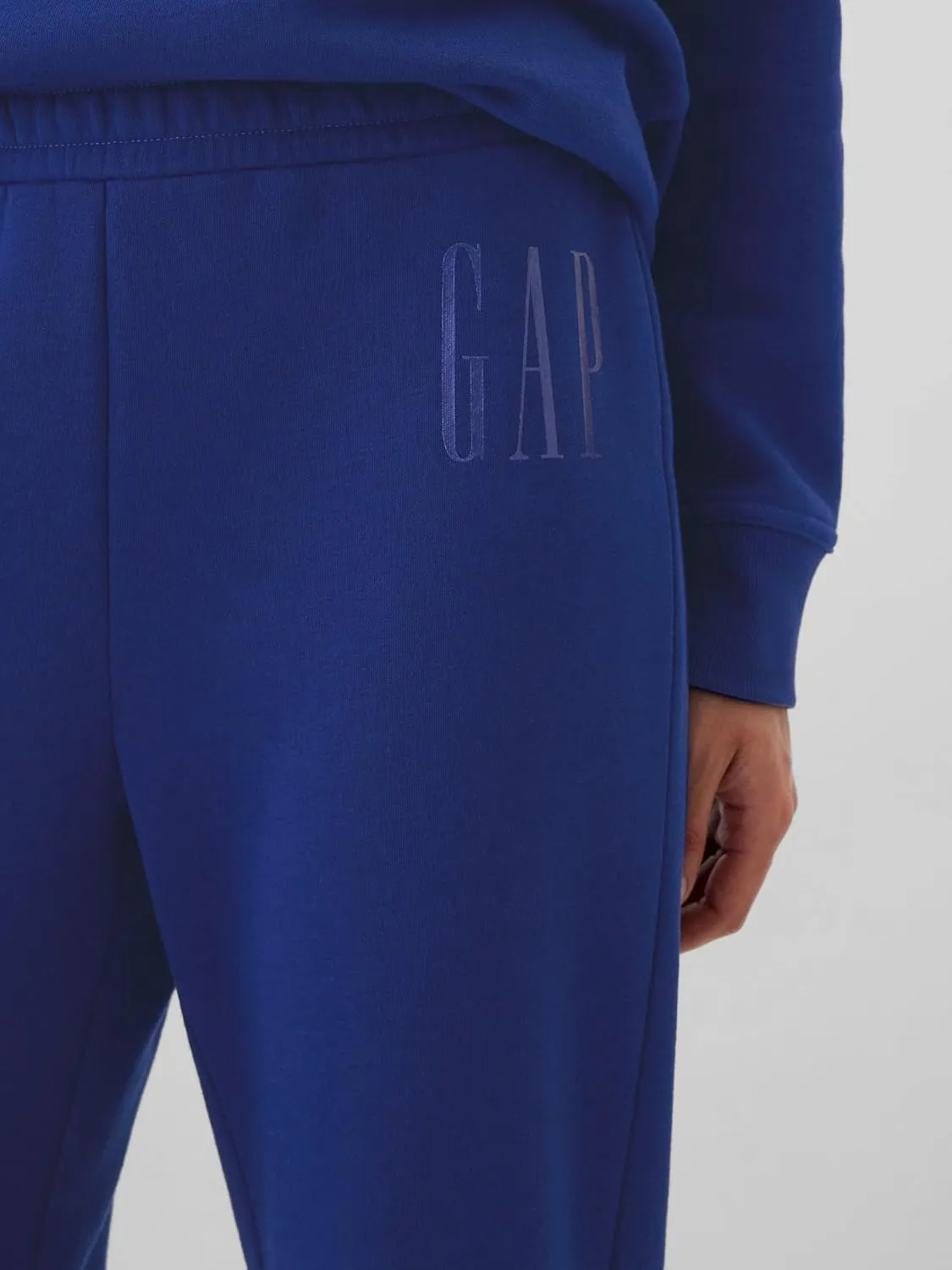 GAP Women's Heritage Sweatshirt