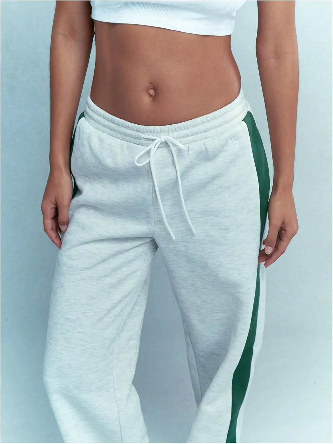 GORGLITTER Women's Low Rise Wide Leg Baggy Sweatpants Elastic Waist Straight Leg Loose Trousers Pants